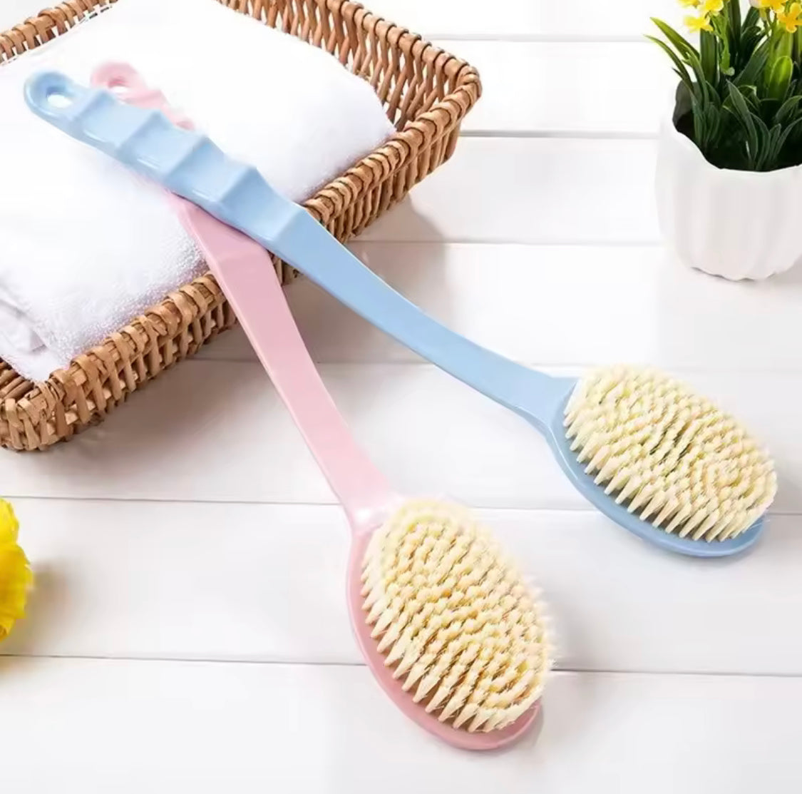 Long Handled Plastic Bath Brush, Soft Sponge Scrubber Body Cleansing Brush, Bath Back Massage Brush Long Handled Plastic Bath Brush, Soft Sponge Scrubber Body Cleansing Brush, Bath Back Massage Brush